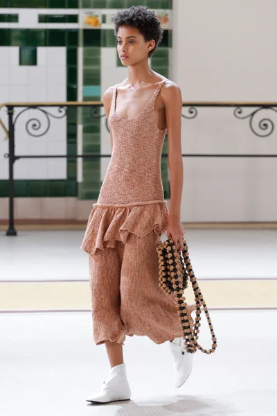Look 19